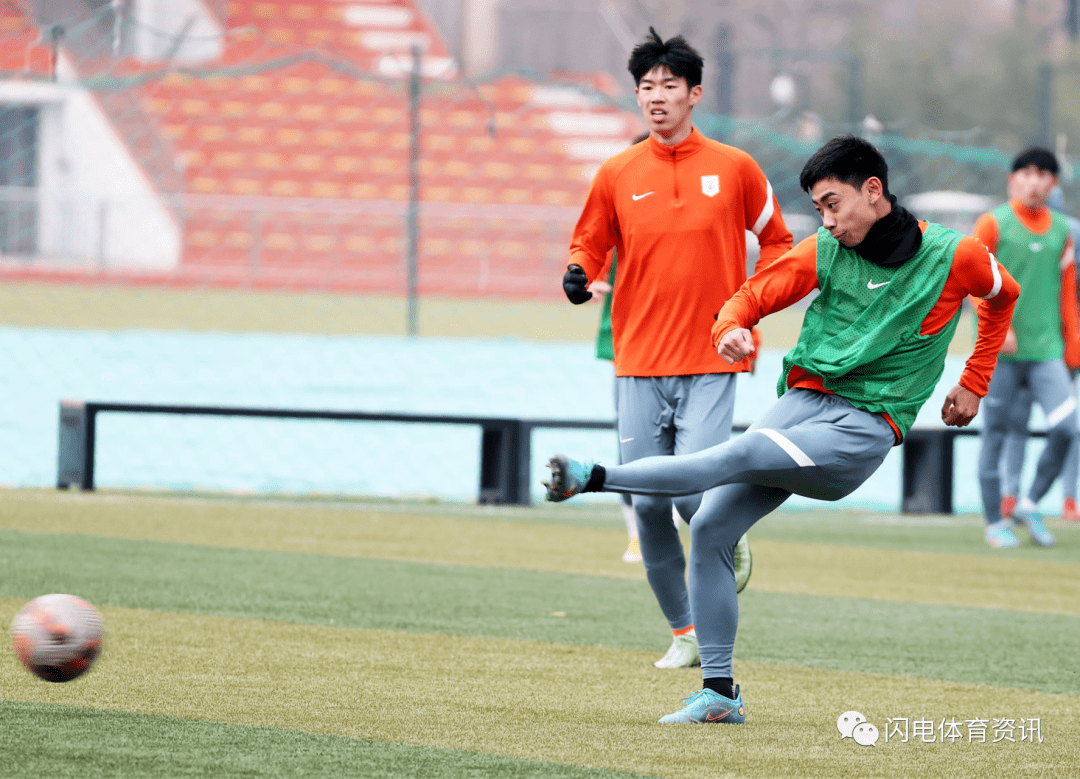 九游- 乒乓球淘汰赛，吴越闪电队与泰山玄武队读秒扳平，体能对抗拉满！全面提速抢占先机