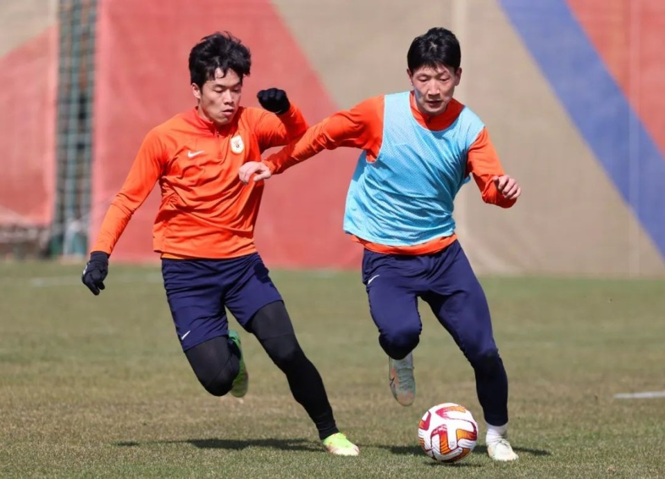 乒乓球淘汰赛,吴越闪电队与泰山玄武队读秒扳平,体能对抗拉满!全面提速抢占先机  乒乓球淘汰赛,吴越闪电队与泰山玄武队读秒扳平,体能对抗拉满!全面提速抢占先机