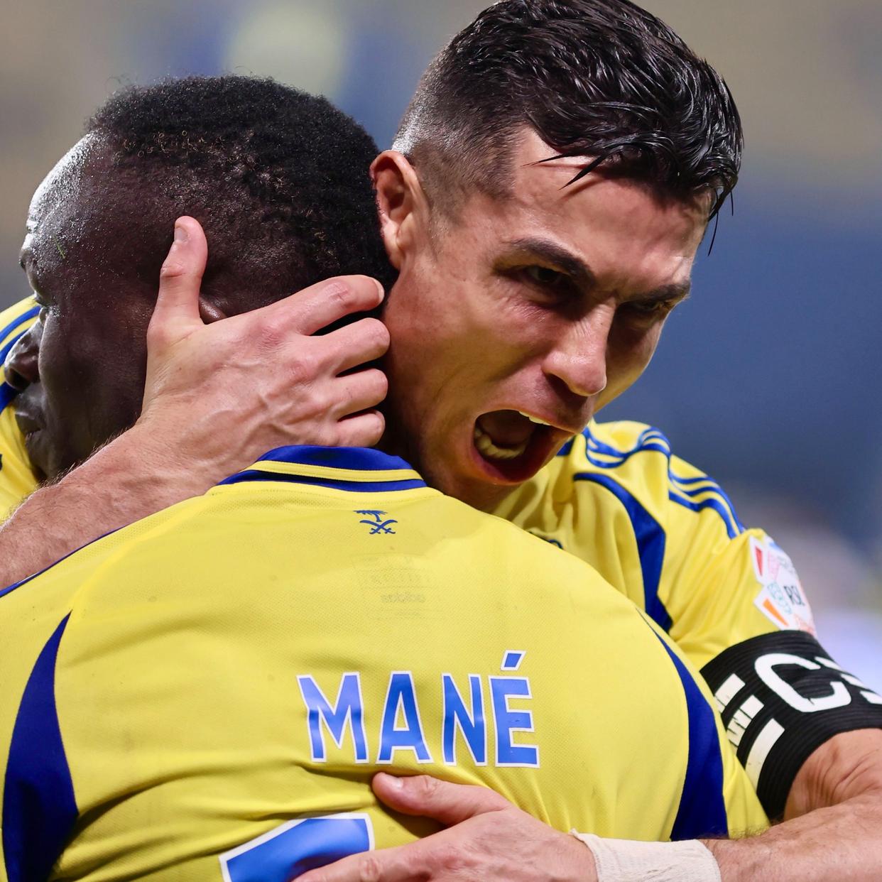 九游- C罗与40激战湖人分钟,爆冷胜负难料!,TheShy焦点对战热度持续攀升