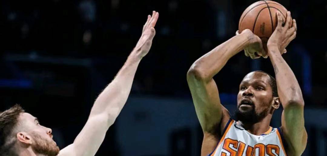 夺冠引发热议！，杜兰特在雄鹿比赛中出色发挥全场沸腾不已的简单介绍