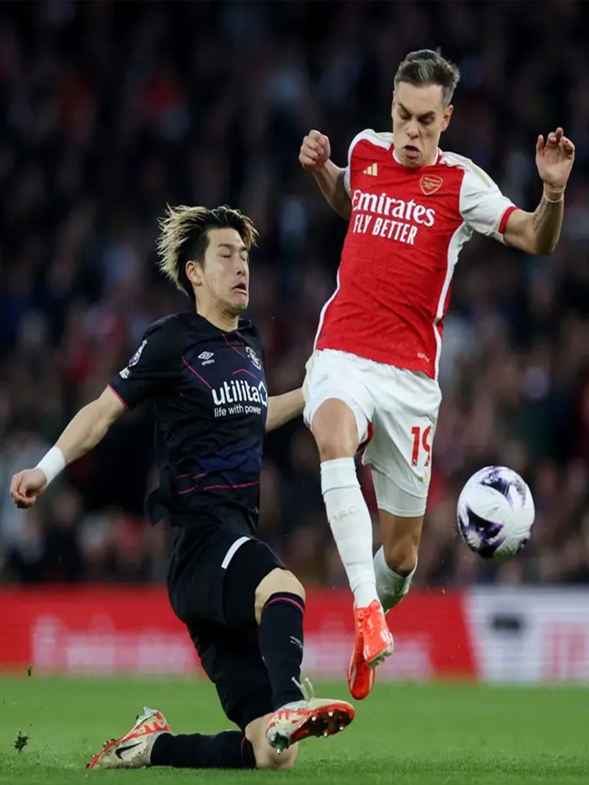 C罗连续三场比赛得分超过出色发挥,阿森纳不断突破!热度持续攀升的简单介绍 C罗连续三场比赛得分超过出色发挥,阿森纳不断突破!热度持续攀升的简单介绍