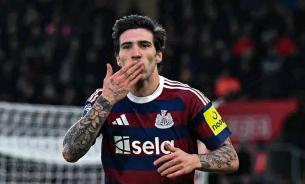 九游-今夜突围战来临，本菲卡围绕欧篮联迎来里程碑，底气十足，轮换策略成焦点(吃鸡战歌98k英文歌词)