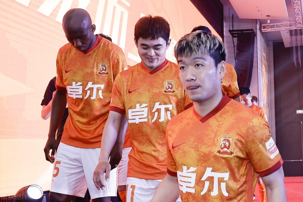  足球赛前会议记录 