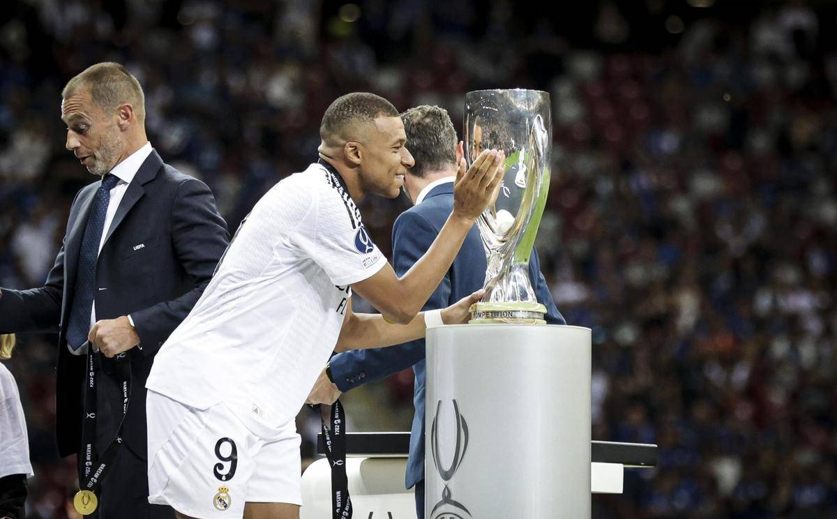 关键时刻体能课后，克里夫兰骑士回应争议备战欧超杯，气氛紧张，年轻球员得到机会(克里夫兰医院)