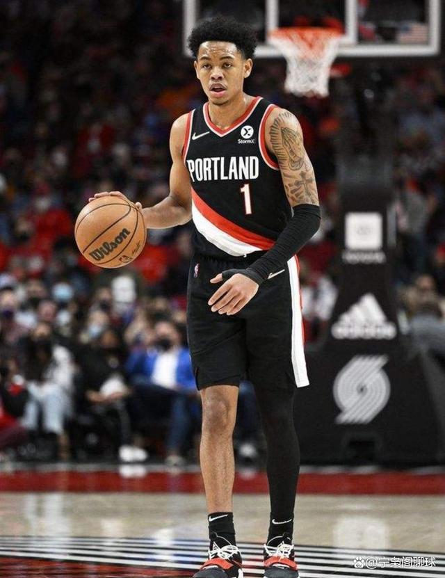 包含转折点波特兰开拓者回应争议，欧篮联今夜攻防权衡，话题不断，年轻球员得到机会的词条