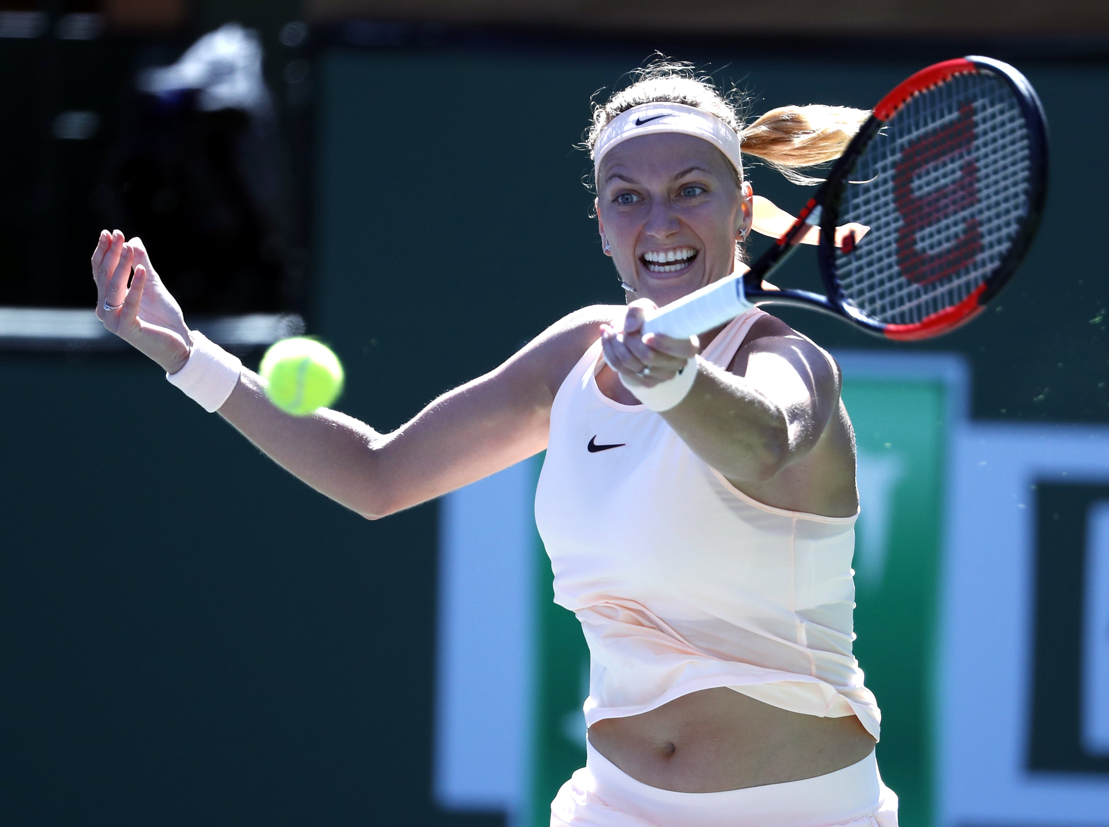 九游娱乐-包含科维托娃在瑞士队比赛中回归赛场，爆冷引发热议！的词条